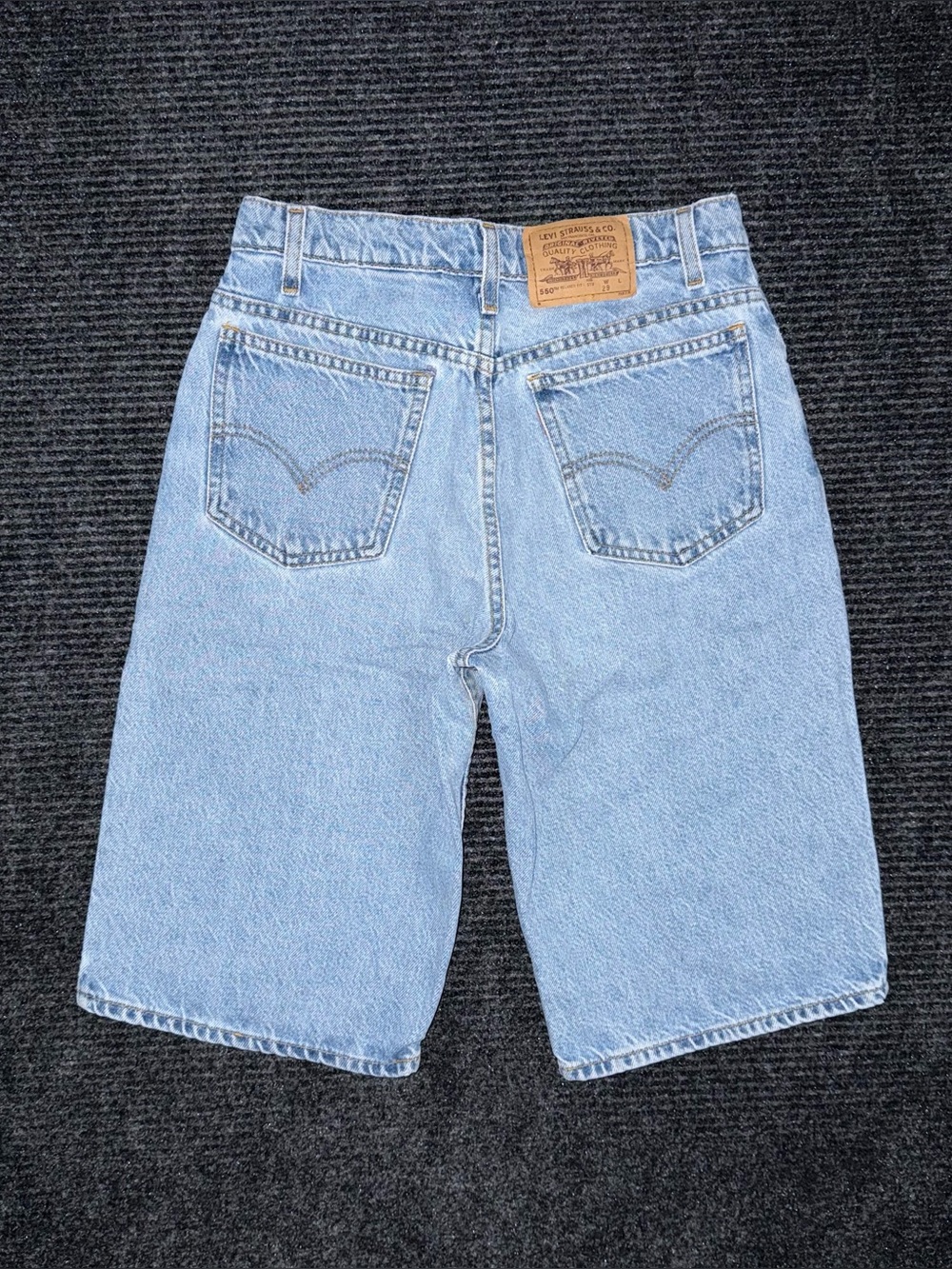 Vintage 90s Levi’s 550 Relaxed Student Fit Denim Shorts Sz 26 (tag 29) Jorts